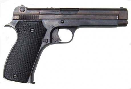 Hace unos días encontré por casualidad en una web extranjera un arma a la venta que hacía muchos años 151