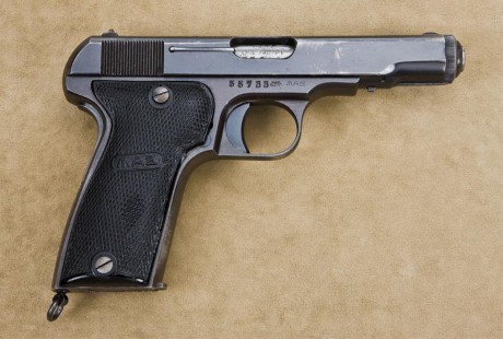 Hace unos días encontré por casualidad en una web extranjera un arma a la venta que hacía muchos años 162