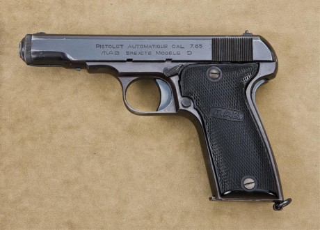 Hace unos días encontré por casualidad en una web extranjera un arma a la venta que hacía muchos años 161