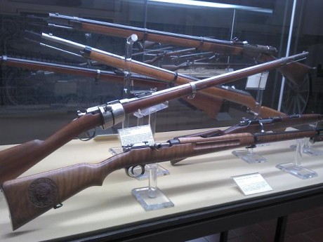  Rifles1.jpeg  Rifles2.JPG  las3Marias.JPG Con el cambio de móvil me han aparecido unas fotillos del museo 01