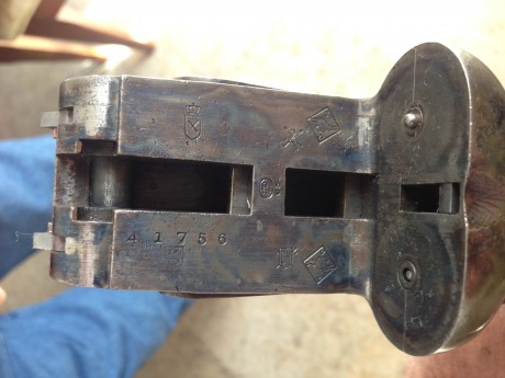 Hola a todos. Me gustaria preguntaros una cosa. Mi padre era cazador y quiere vender 4 escopetas. Una 00