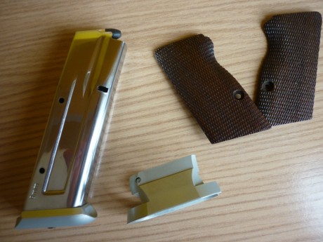 Vendo cargador para 9 mm Pb de 17 balas para Tanfoglio Limited Custom HC. Está usado pero en perfecto 00
