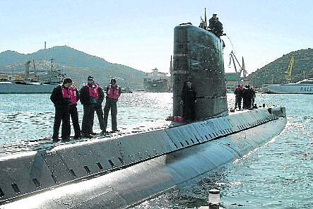  http://www.elconfidencialdigital.com/defensa/083417/el-nuevo-submarino-s-80-pesa-demasiado-navantia-tendra-que-alargarlos-para-garantizar-su-flotabilidad 110