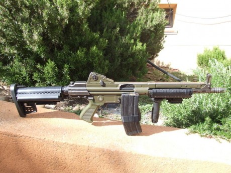 Hace poco me enterado que s.b fábrica bajo licencia los g-36 y usp de hk.
Es cierto, sabéis algo, son 142
