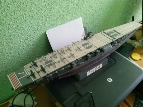 Pues aquí ando construyendo el Akagi, este portaviones, junto con sus compañeros al principio de la guerra 62