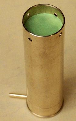 Buenas tardes a todos. Hoy quiero enseñaros una escopeta que lleva colgada encima de la chimenea de mis 02