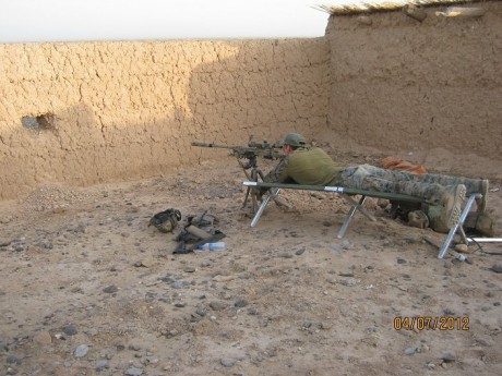 Agujeros de ratas, snipers holes, troneras o como le quieran llamar. Francotirador urbano el reto insuperable.

Un 20