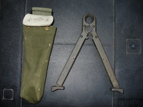 Vendo bipode original CETME C en perfecto estado con su funda por 100 eur. gastos de envío incluidos.


rebajado 00