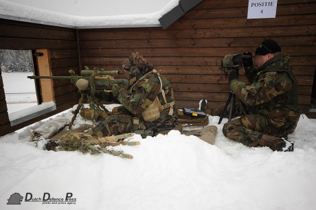 Agujeros de ratas, snipers holes, troneras o como le quieran llamar. Francotirador urbano el reto insuperable.

Un 50