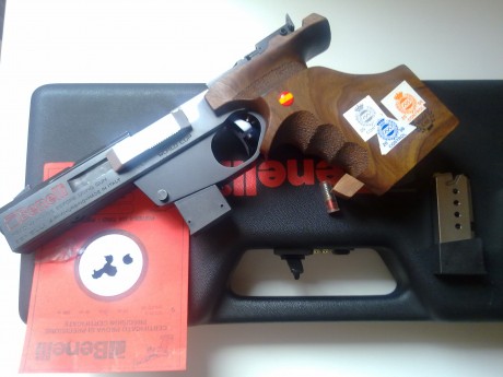 Hola amigos foreros. Pido ayuda para que me opineis sobre una pistola del .32 que quiero comprar de 2ª 130