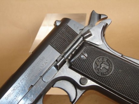 Hola, un amigo ha encontrado una pistola llama lll del 9 corto en un cajon, era del abuelo de la guerra 50