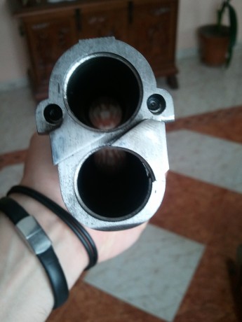 Buenas tardes,

Me ofrecen una Beretta S687 con las siguientes características:

Calibre 12/70
Superpuesta 91