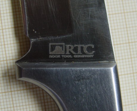 Hola.

Poseo un cuchillo marca Rock Tool Company (RTC), lo compré en una feria de caza hace unos años, 00