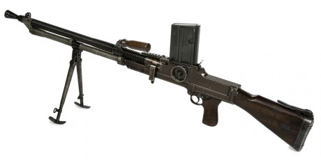 Hace unos días encontré por casualidad en una web extranjera un arma a la venta que hacía muchos años 101