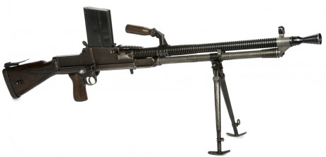 Hace unos días encontré por casualidad en una web extranjera un arma a la venta que hacía muchos años 100