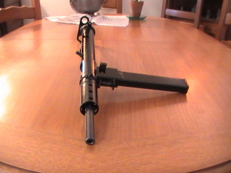 Aquí para poner sus armas de leyendas que son  por  su historia.

Comienzo con mi Sten MK II en 9 mm parabellum, 00