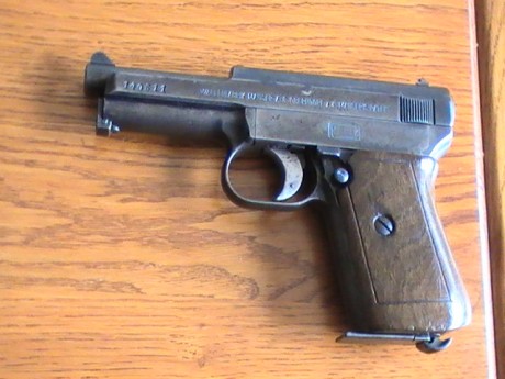Aquí para poner sus armas de leyendas que son  por  su historia.

Comienzo con mi Sten MK II en 9 mm parabellum, 20
