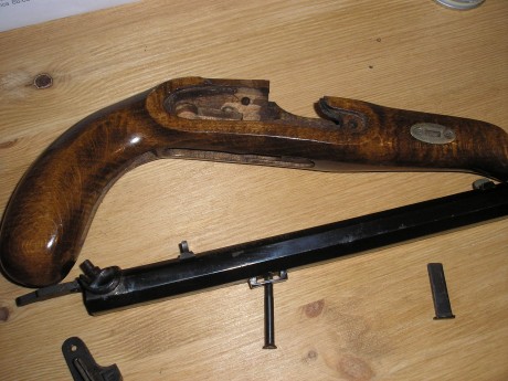 Hola compañeros.
Acabo de comprarme esta pistola de Avancarga.

Quiero que me confirmeis unos detallitos.

Antes 52
