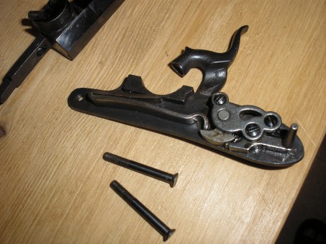 Hola compañeros.
Acabo de comprarme esta pistola de Avancarga.

Quiero que me confirmeis unos detallitos.

Antes 51