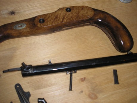 Hola compañeros.
Acabo de comprarme esta pistola de Avancarga.

Quiero que me confirmeis unos detallitos.

Antes 62