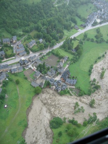 Buenos días.

El pasado martes día 18.06.2013, el agua arrasó el  :evil: Valle de Aran y otros lugares 11