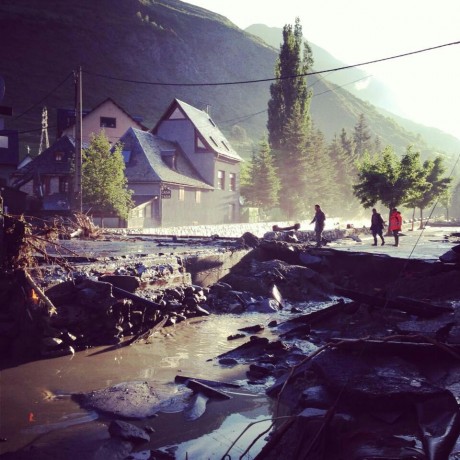 Buenos días.

El pasado martes día 18.06.2013, el agua arrasó el  :evil: Valle de Aran y otros lugares 32