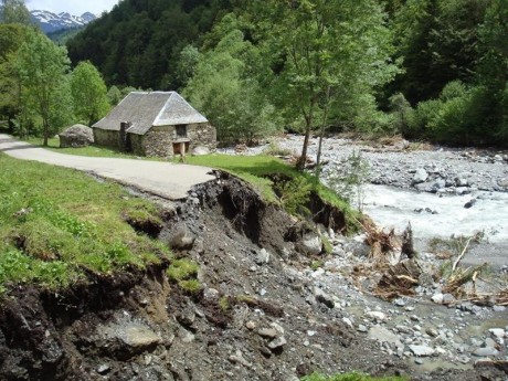 Buenos días.

El pasado martes día 18.06.2013, el agua arrasó el  :evil: Valle de Aran y otros lugares 30