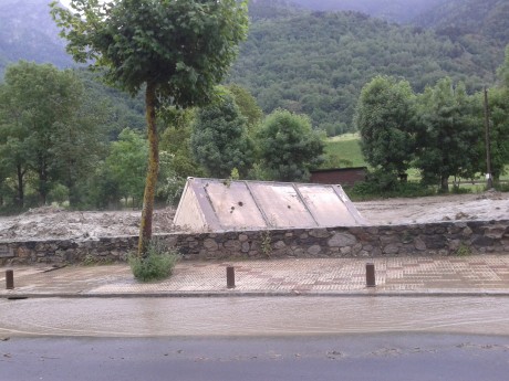 Buenos días.

El pasado martes día 18.06.2013, el agua arrasó el  :evil: Valle de Aran y otros lugares 41