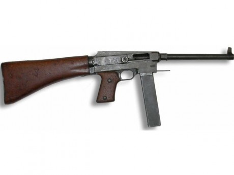Hace unos días encontré por casualidad en una web extranjera un arma a la venta que hacía muchos años 100