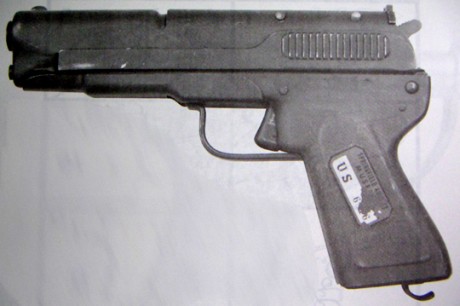 Hace unos días encontré por casualidad en una web extranjera un arma a la venta que hacía muchos años 131