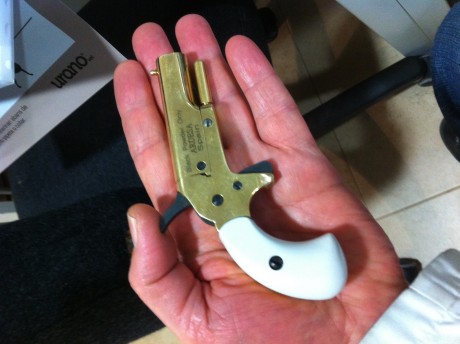 Hola,he abierto este hilo para que todos aquellos que tengais armas Españolas,podais lucirlas aqui con 20