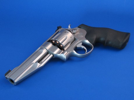 Hola compañeros, hoy he recogido mi nueva arma y como ya la tengo en mis manos os la muestro, es un revolver 11