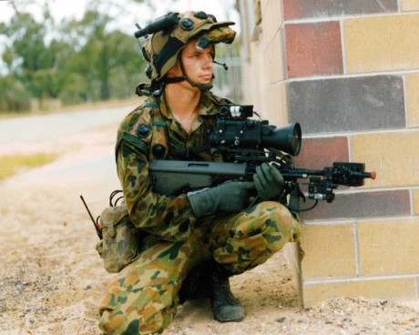 Australian Defense Forces y su Steyr AUG, parace ser que estan plenamente convencidos con su arma (no 170