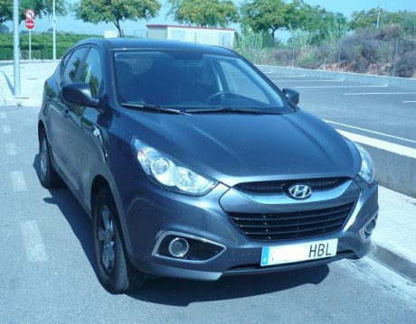 Vuelvo a poner a la venta mi Hyundai IX35

El coche de mi señora esposa y uno de los de la caravana de 01