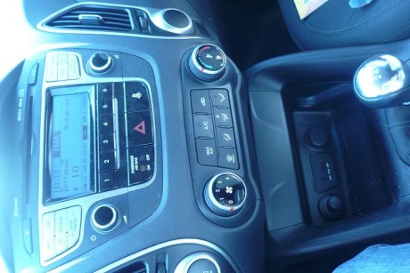 Vuelvo a poner a la venta mi Hyundai IX35

El coche de mi señora esposa y uno de los de la caravana de 00