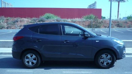 Vuelvo a poner a la venta mi Hyundai IX35

El coche de mi señora esposa y uno de los de la caravana de 12