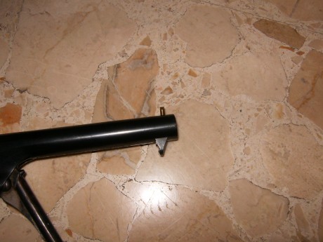 Hola a Todos: acaban de hacerme un regalo y necesito ayuda para identificar el modelo exacto de este revolver.
Fabricante 00