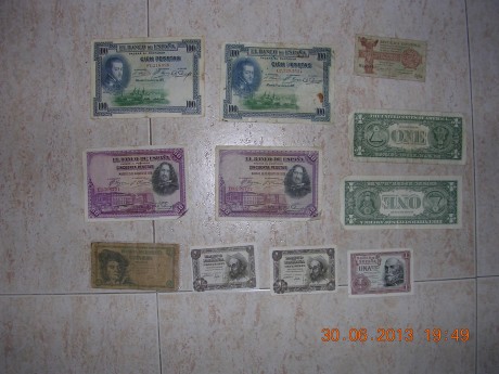Hace tiempo me dió por coleccionar monedas, llegué a tener muchñisimas, pero la mayorñai las cambié por 02