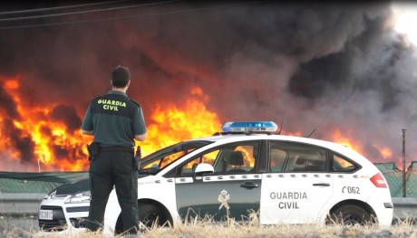 A veces un gobierno deberia de pensar realmente en manos de quien esta la seguridad en españa...y como 02