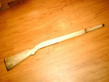 Hace unos meses, antes de navidades me dio por restaurar la madera de la carabina destroyer que tengo. 11