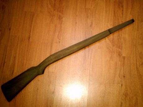 Hace unos meses, antes de navidades me dio por restaurar la madera de la carabina destroyer que tengo. 21
