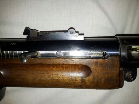 hola e visto en casa de un amigo esto que era de su abuelo me imagino de la guerra civil,no tiene cargador,alguien 101