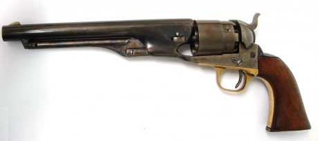 Hace unos días encontré por casualidad en una web extranjera un arma a la venta que hacía muchos años 31