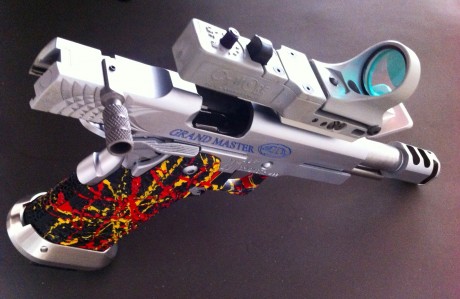Abro este Hilo para que colguemos nuestras armas de IPSC, para que babeemos constantemente y veamos mejoras 112