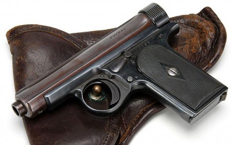 Hace unos días encontré por casualidad en una web extranjera un arma a la venta que hacía muchos años 70