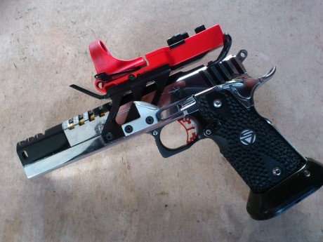Abro este Hilo para que colguemos nuestras armas de IPSC, para que babeemos constantemente y veamos mejoras 120
