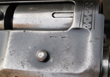 Pues si, la encontré, jajaja.

Después de la escopeta semiautomática inercial Sueca, aunque producida 51