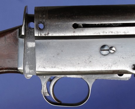 Pues si, la encontré, jajaja.

Después de la escopeta semiautomática inercial Sueca, aunque producida 61