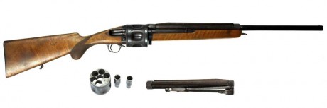 Hola, en 1899 un hombre llamado Becker diseño una escopeta basada en un revolver, la Becker Revolving.
Por 12