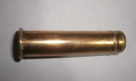 Hola, recientemente recargando 45-70, meti la pata con un cartucho, al colocar la punta deforme la vaina 00